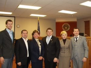 Адвокат Скрябин с командой в зале суда США